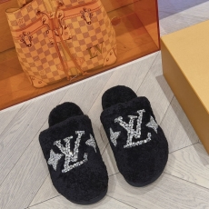 Louis Vuitton Slippers